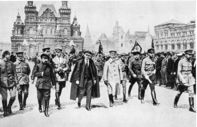 12 марта — перенос большевиками столицы в Москву