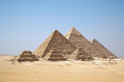 Революция в отходах: история пирамид из мусора в Долине Гизы