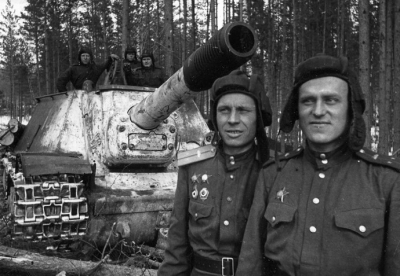 Как советские артиллеристы одним выстрелом подбили три немецких танка, - "Самый результативный выстрел за всю Вторую мировую"